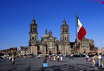 Центр Мехико - площадь Сокало (Zocalo, площадь Конституции)